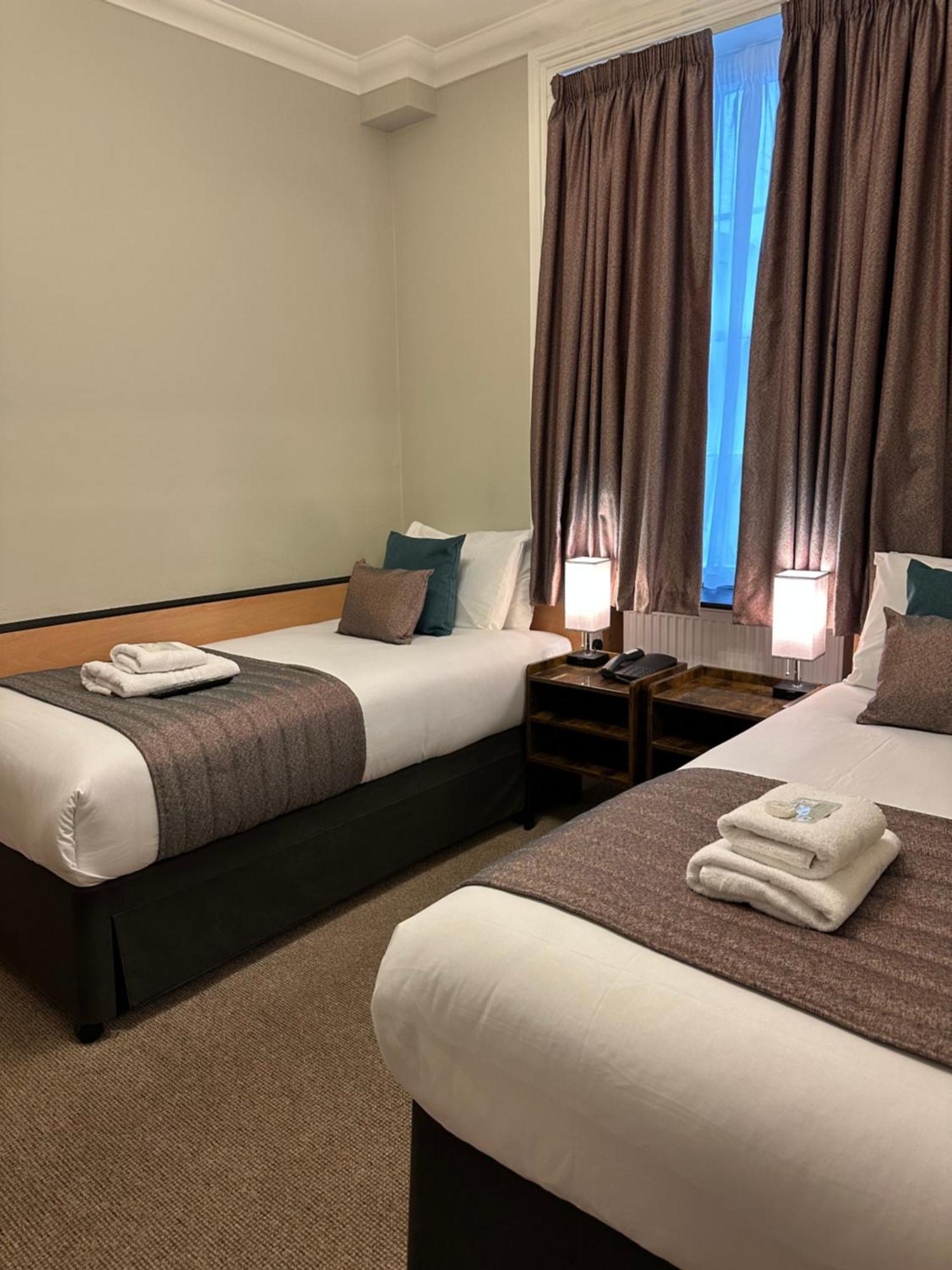 Tudor Court Hotel Лондон Екстер'єр фото