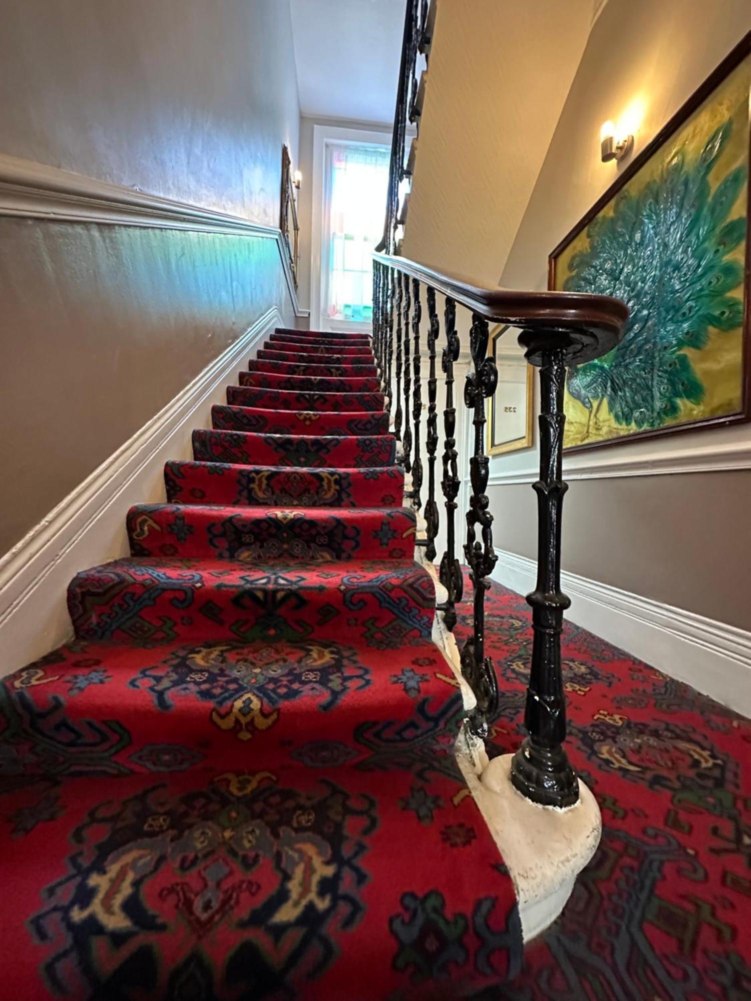 Tudor Court Hotel Лондон Екстер'єр фото