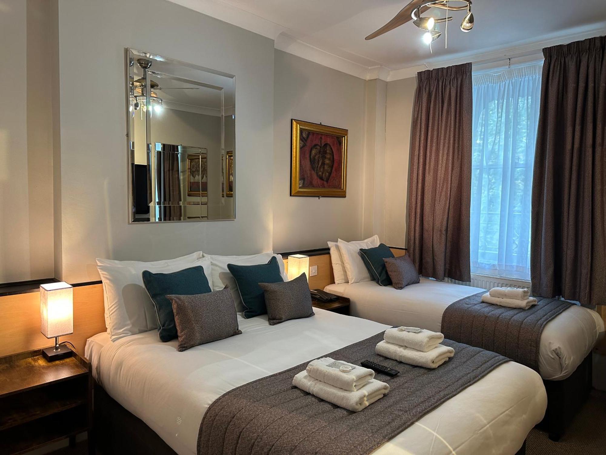 Tudor Court Hotel Лондон Екстер'єр фото