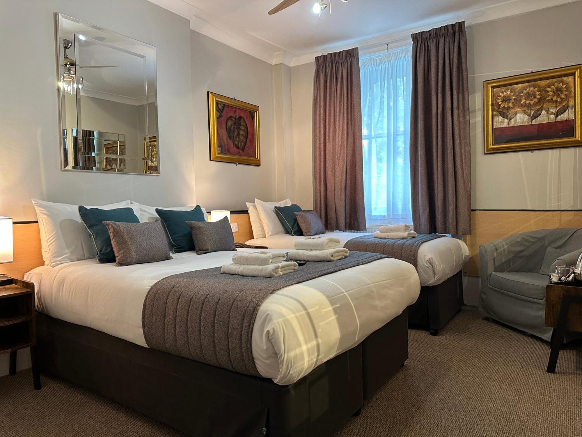 Tudor Court Hotel Лондон Екстер'єр фото