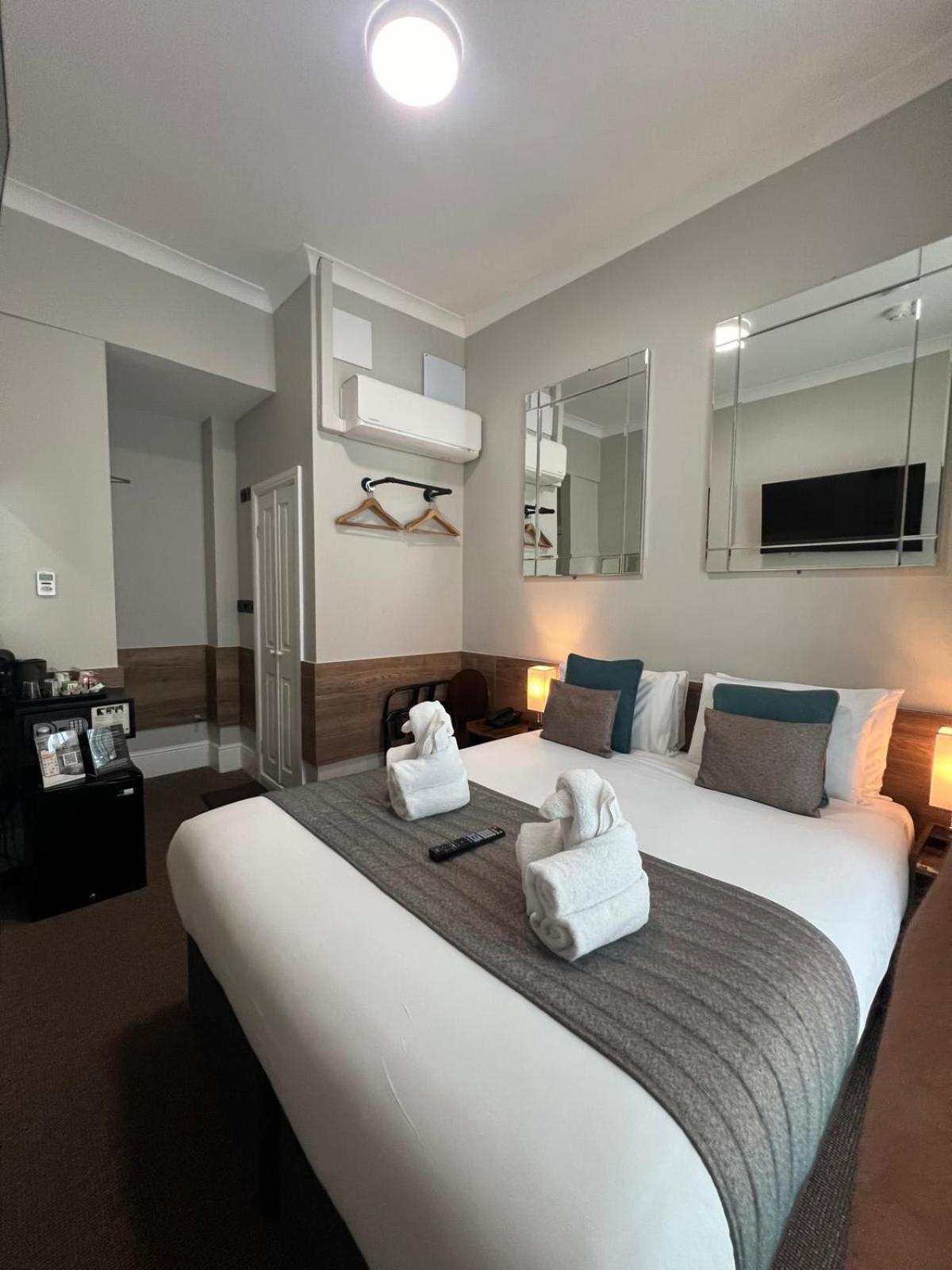Tudor Court Hotel Лондон Екстер'єр фото