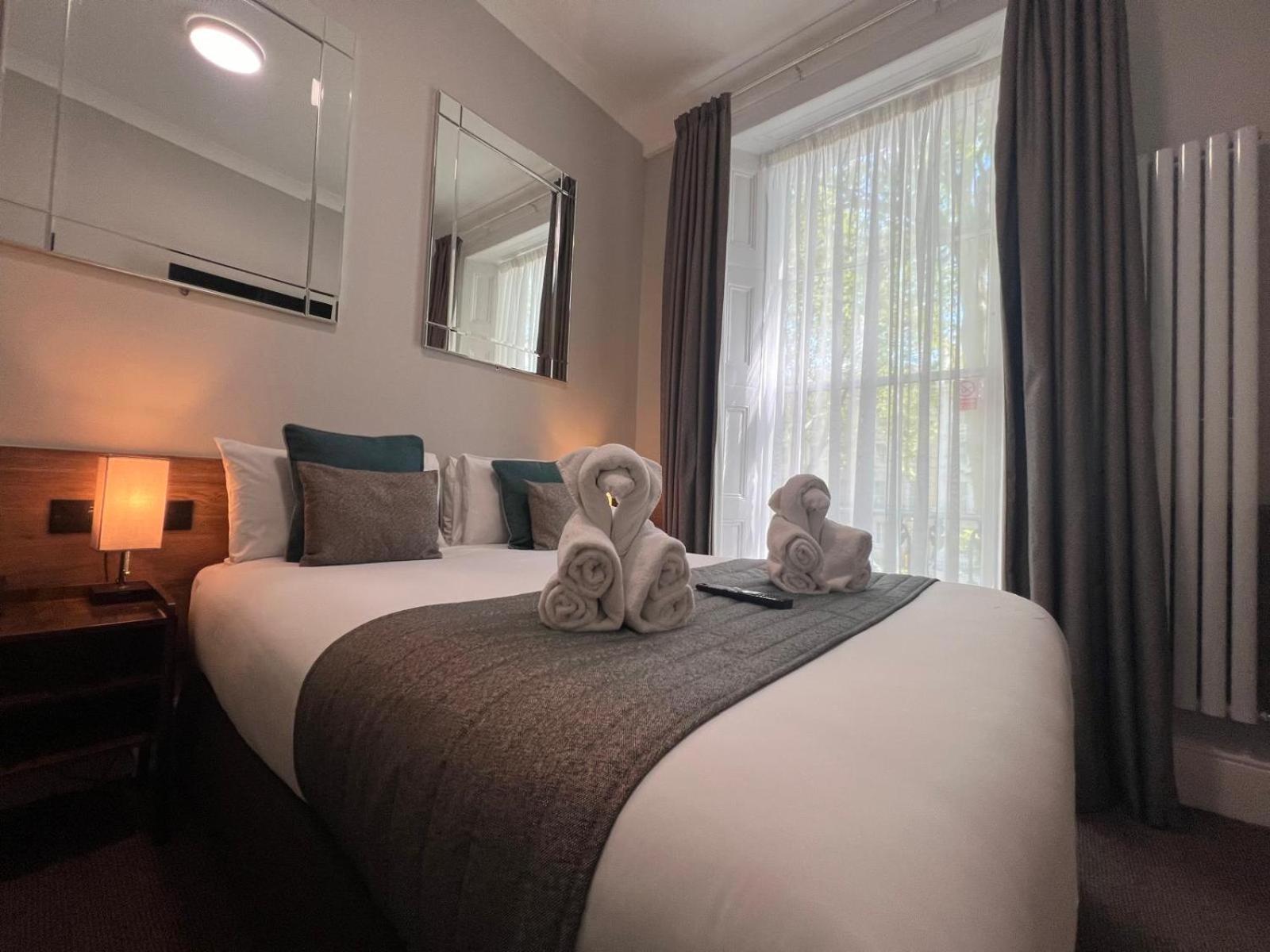 Tudor Court Hotel Лондон Екстер'єр фото