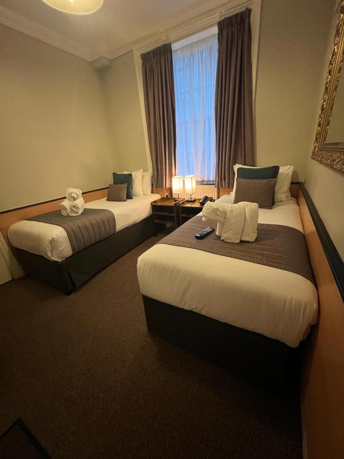 Tudor Court Hotel Лондон Екстер'єр фото