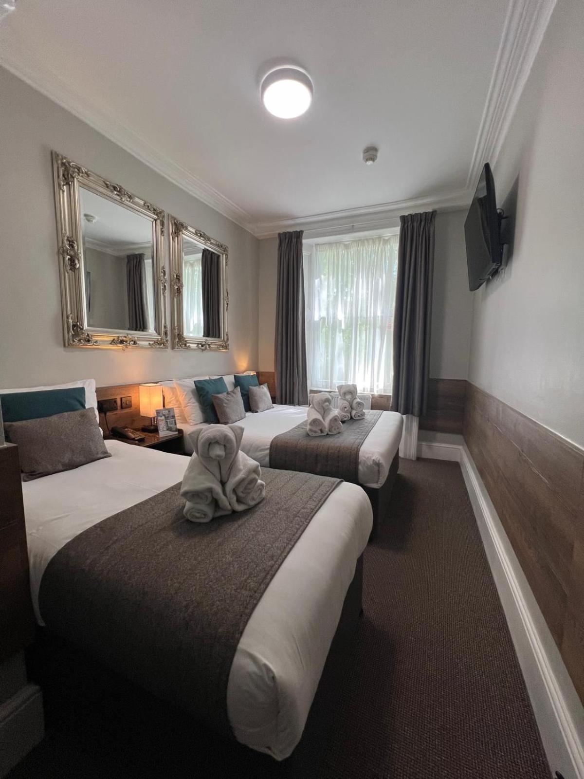 Tudor Court Hotel Лондон Екстер'єр фото