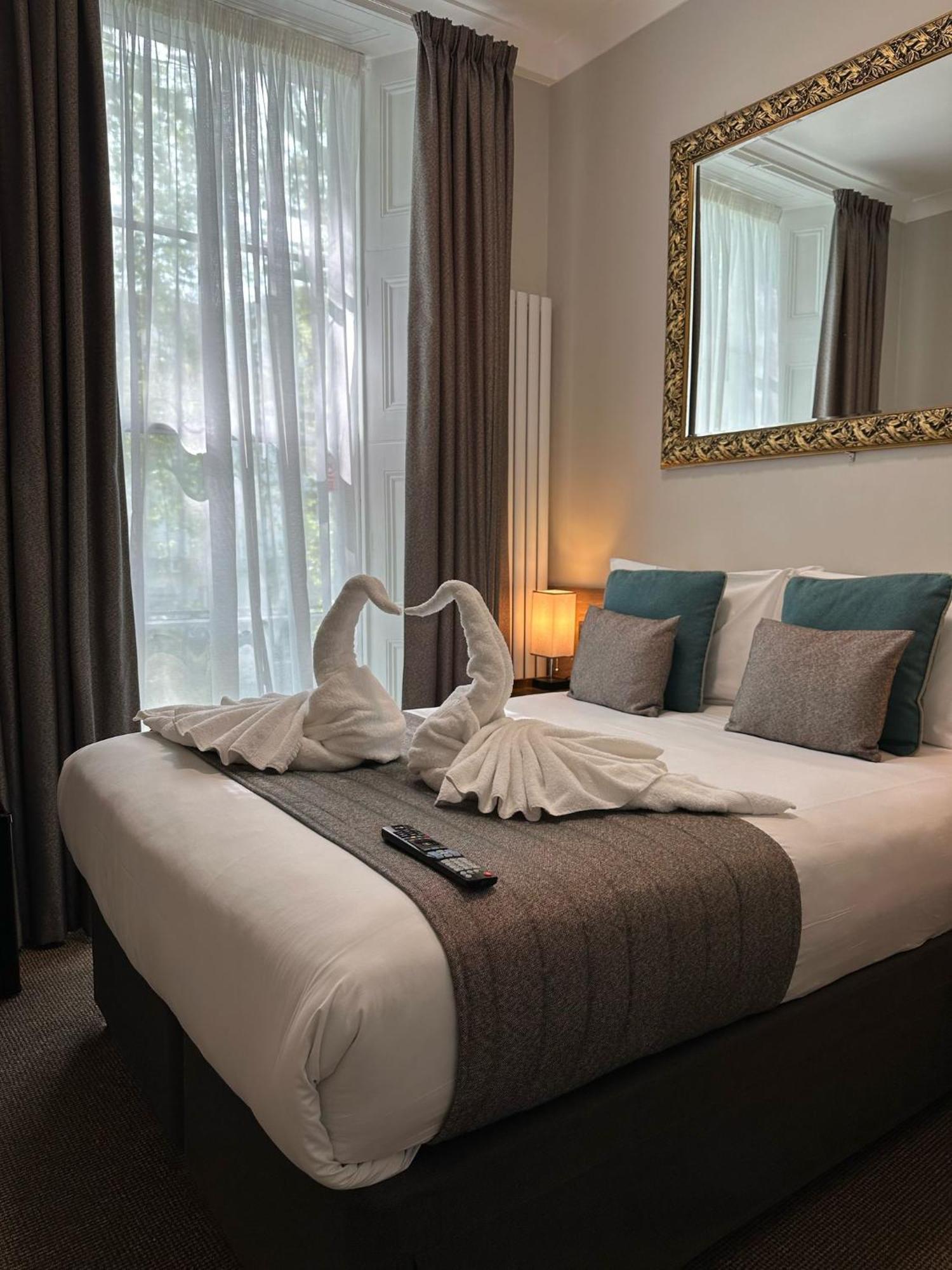 Tudor Court Hotel Лондон Екстер'єр фото